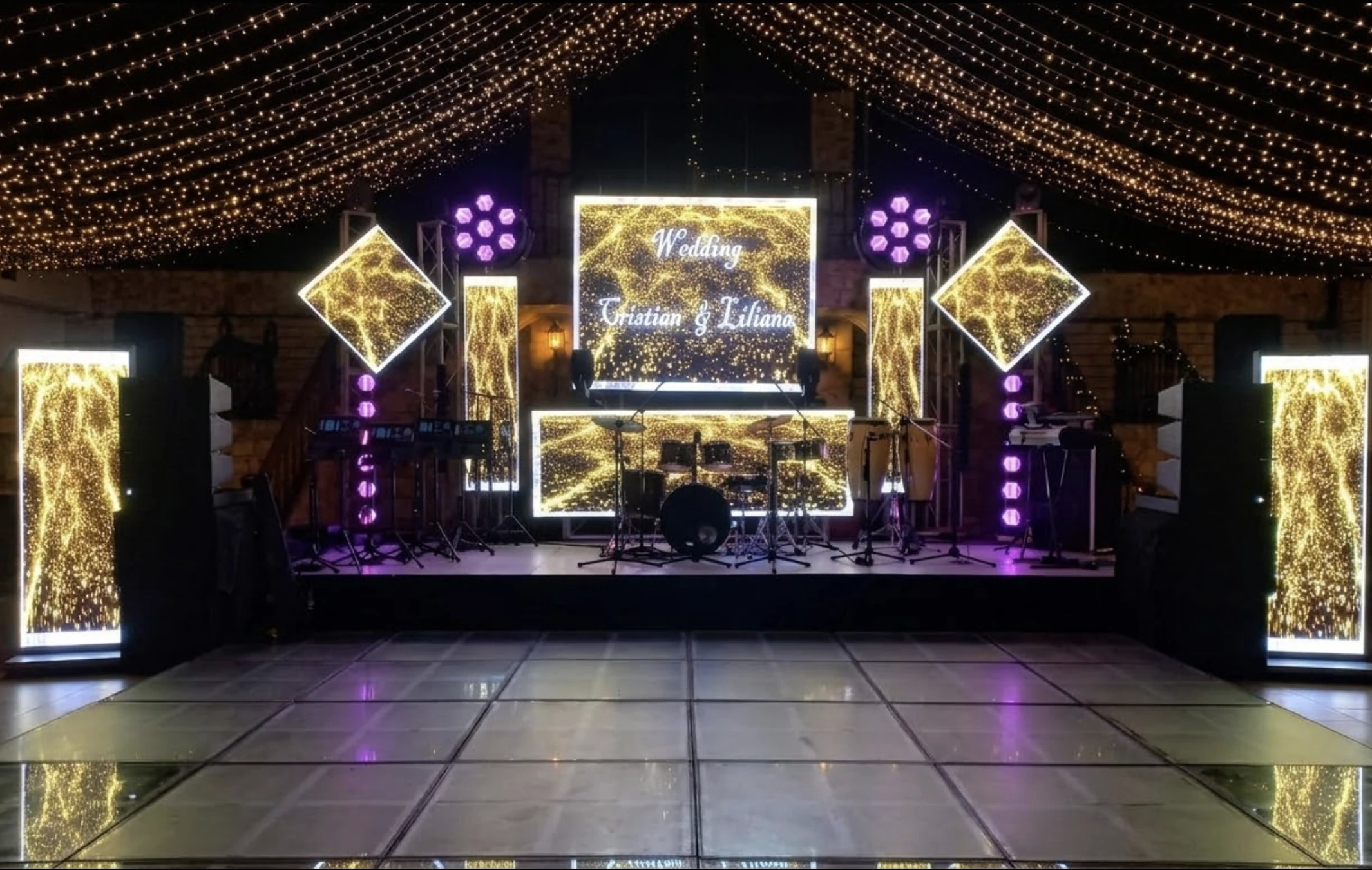 Pantalla LED de alta resolución en evento corporativo en Bogotá