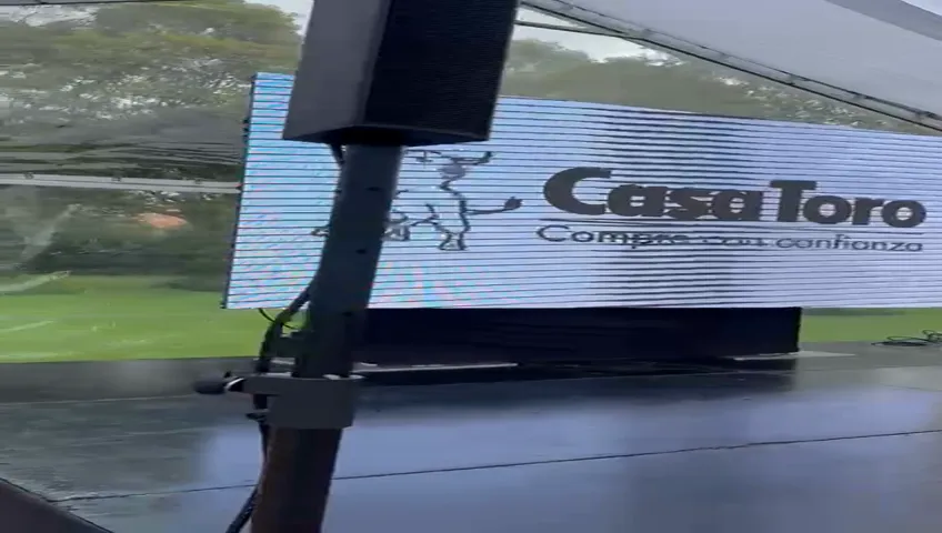 Pantalla LED para evento corporativo de CasaToro al aire libre en Bogotá