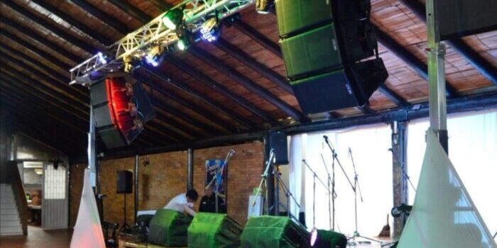 montaje de sonido para fiesta de fin de año